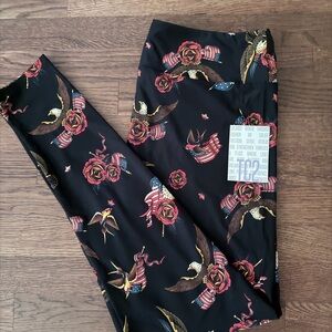 LuLaRoe TC2 Leggings - Black background